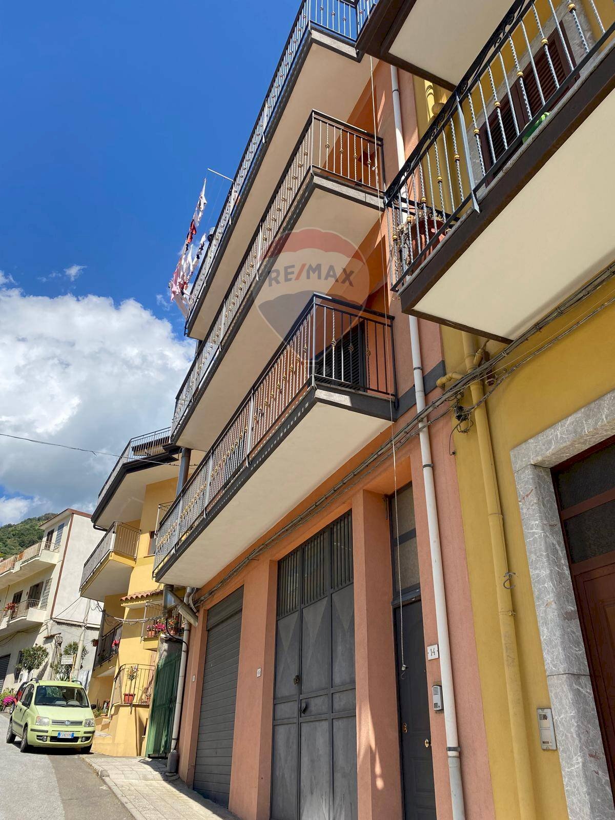 Edificio all\'aperto - Independent house via roma, Graniti - photo 1