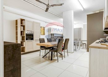 Sala da pranzo - Locale Commerciale Via Unità d'Italia
 
120, Olgiate Olona - foto 20