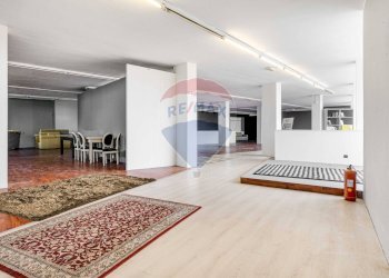 Soggiorno - Locale Commerciale Via Unità d'Italia
 
120, Olgiate Olona - foto 27