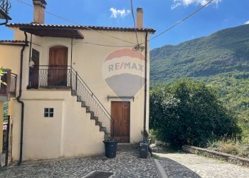 Casa all\'aperto - Casa indipendente Via di Luzio
 
15, Pizzone - foto 1