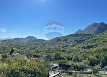 Vista delle montagne - Casa indipendente Via di Luzio
 
15, Pizzone - foto 20