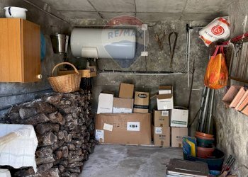 Dispensa di stoccaggio - Casa indipendente Via di Luzio
 
15, Pizzone - foto 38