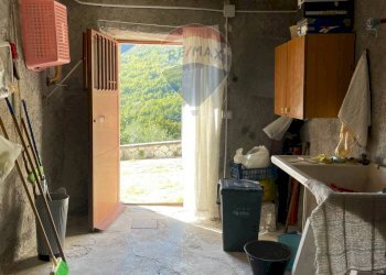 Dispensa di stoccaggio - Casa indipendente Via di Luzio
 
15, Pizzone - foto 43