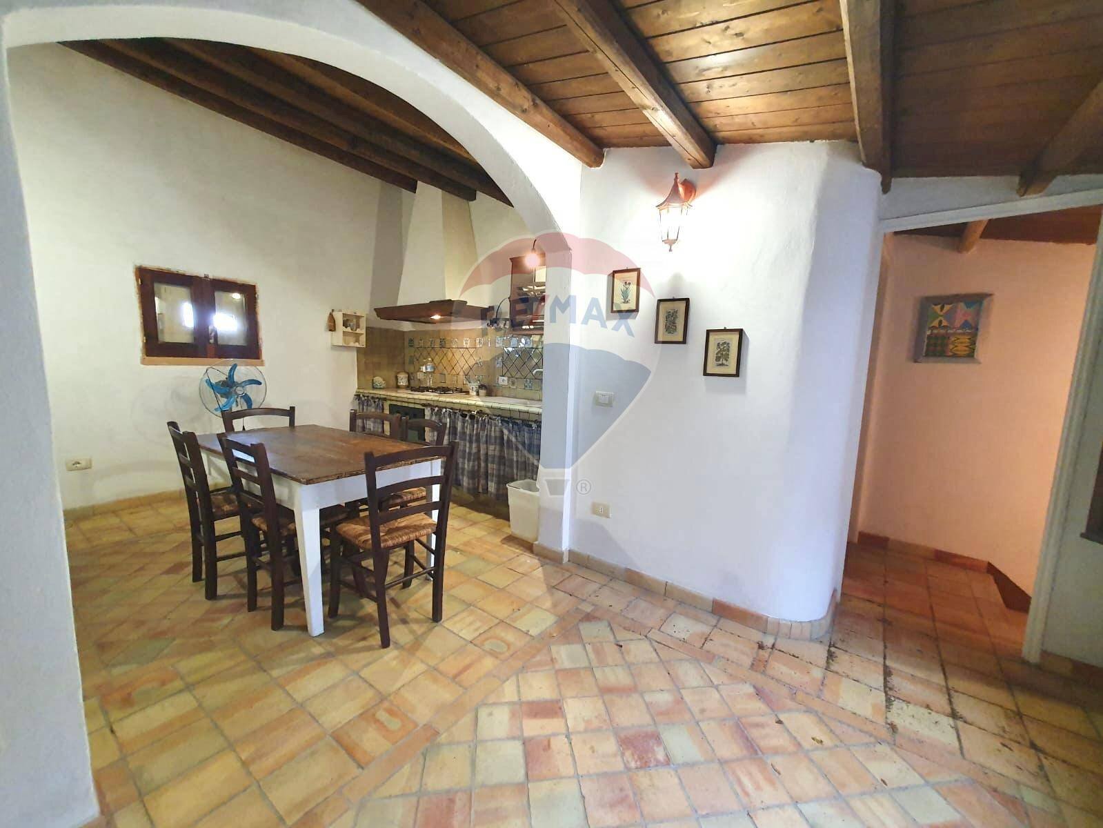 Sala da pranzo - Casa indipendente Via Blanca
25, Chiaramonte Gulfi - foto 3