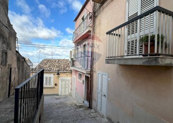 Edificio all\'aperto - Casa indipendente via san rocco
 
18, Chiaramonte Gulfi - foto 17