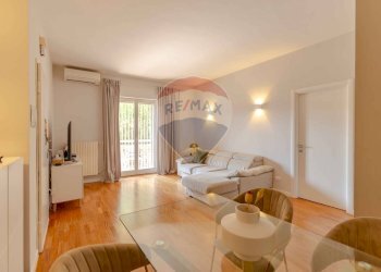 Sala da pranzo - Quadrilocale Via Fratelli De Filippo
 
29, Bari - foto 1