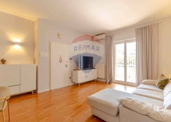 Soggiorno - Quadrilocale Via Fratelli De Filippo
 
29, Bari - foto 3