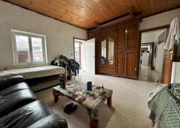 Salone - Trilocale via San Giulio, 74, Cassano Magnago - foto 3