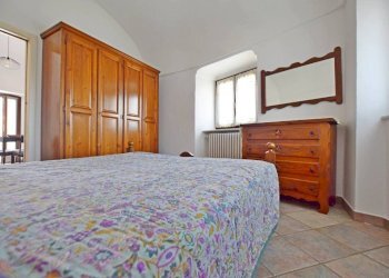 Camera da letto - Bilocale via Gerolamo Bella, 1, Carrù - foto 12