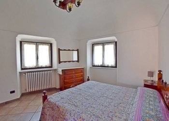 Camera da letto - Bilocale via Gerolamo Bella, 1, Carrù - foto 14