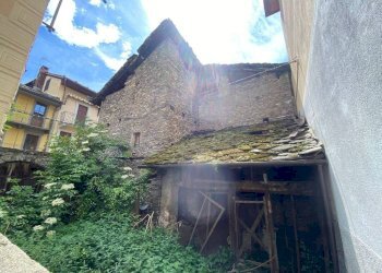 Facciata - Stabile - Palazzo via Laurent Martinet, 23, Aosta - foto 4