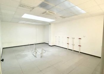 Ufficio - Ufficio via Cascina Colombaro, 56, Cuneo (zona Donatello) - foto 8