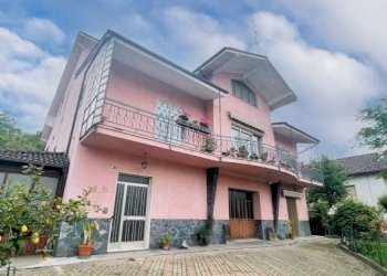 Facciata - Villa strada Villarello, 15, Ceva - foto 1