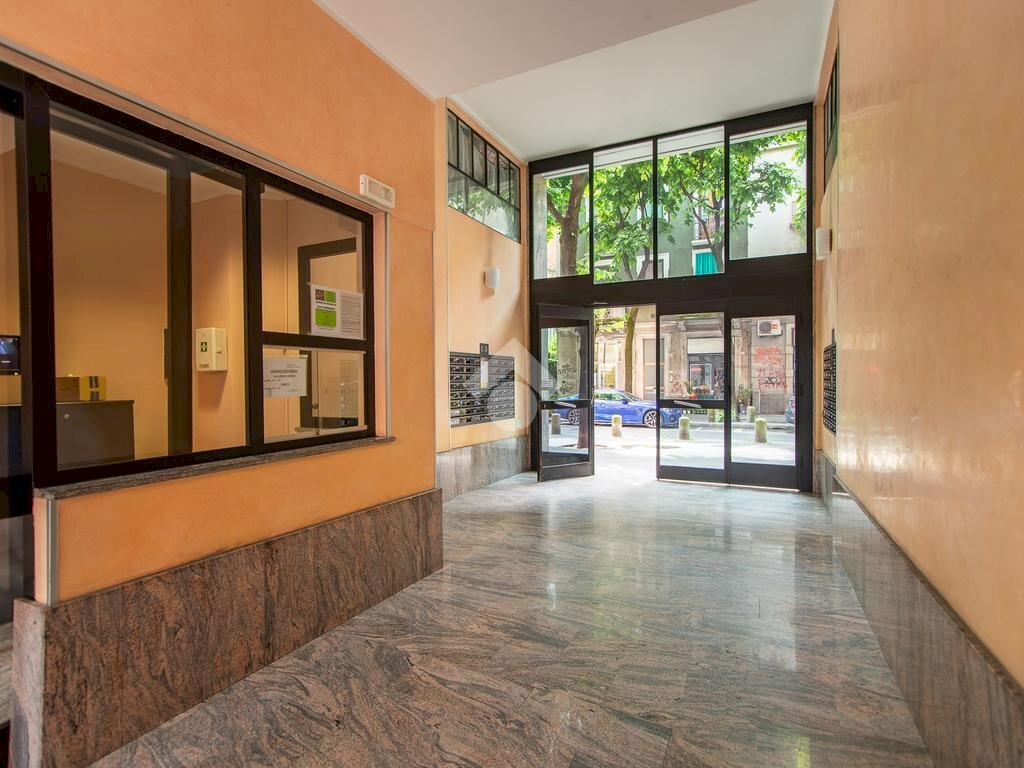 Three-room apartment Via G. Rovani, Sesto San Giovanni - photo 2