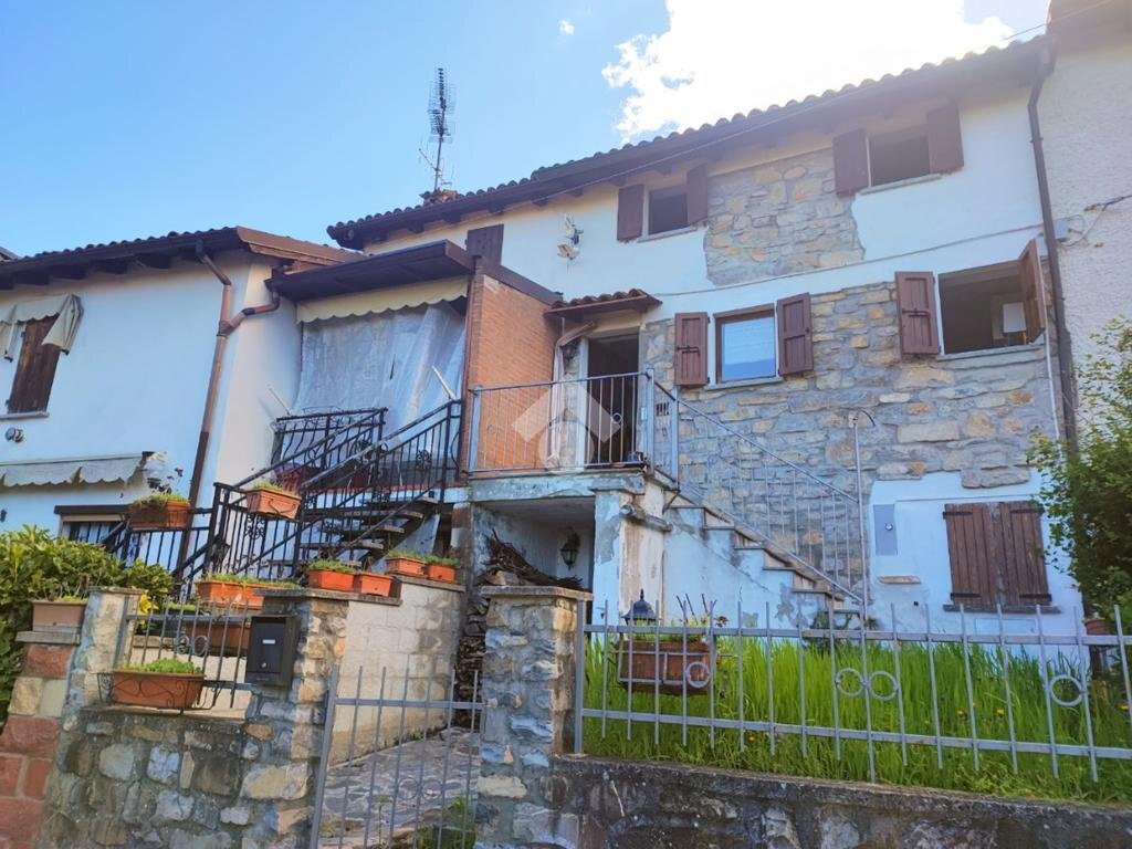 Casa indipendente Frazione Forotondo, Fabbrica Curone - foto 1