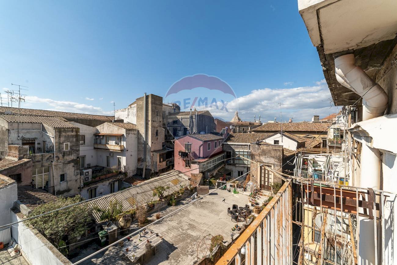 Balcone - Quadrilocale Via Teatro Massimo
 
35, Catania - foto 2