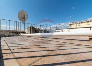 Terrazza - Quadrilocale Via Teatro Massimo
 
35, Catania - foto 31