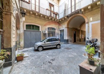 Edificio all\'aperto - Quadrilocale Via Teatro Massimo
 
35, Catania - foto 34