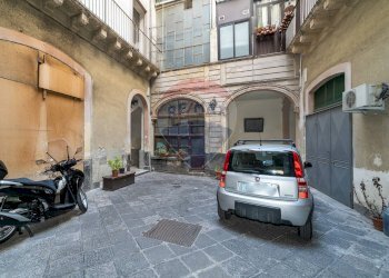 Edificio all\'aperto - Quadrilocale Via Teatro Massimo
 
35, Catania - foto 36