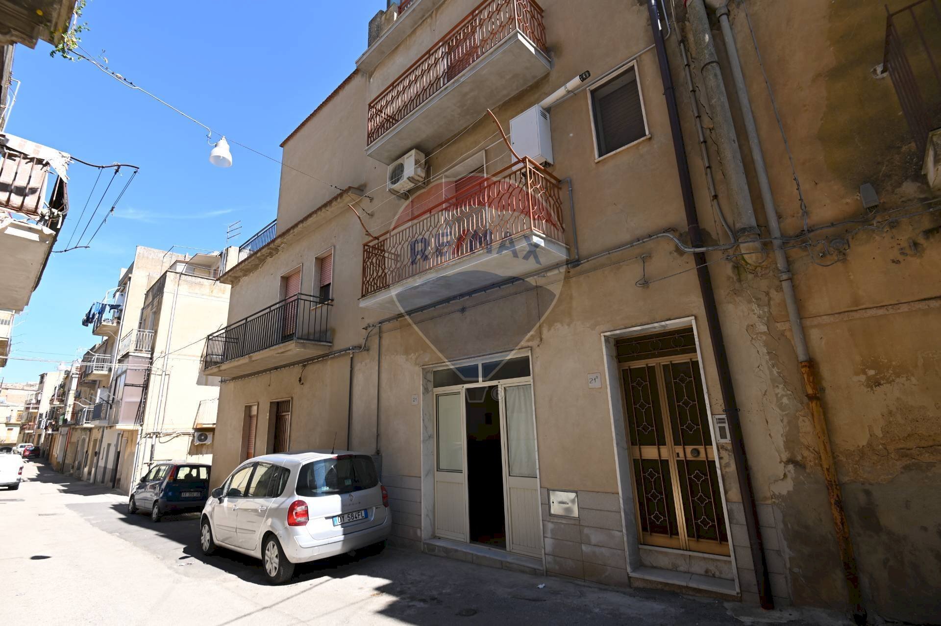 Edificio all\'aperto - Casa indipendente Via Varsallona
 
21, Caltagirone - foto 1