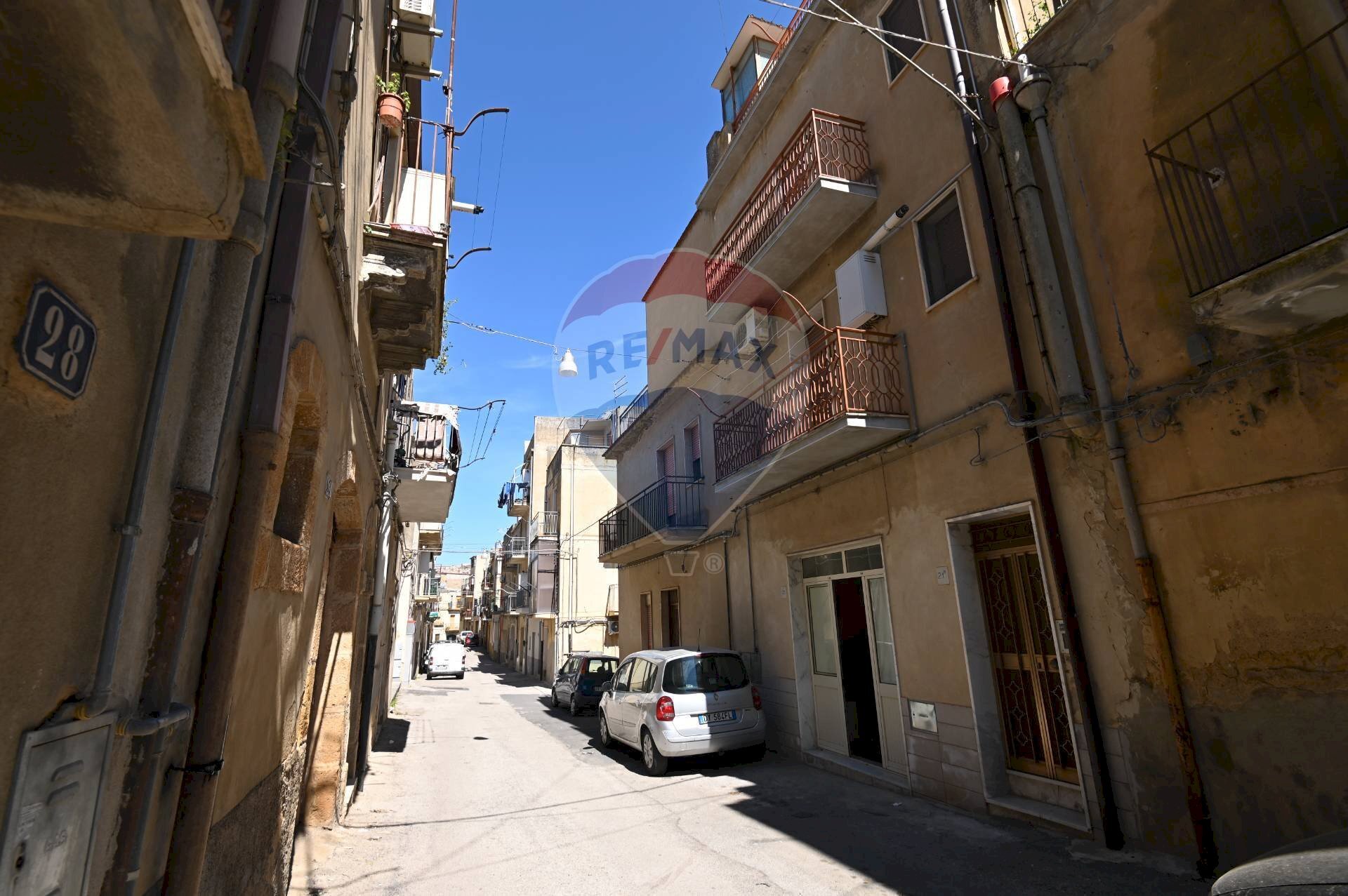 Edificio all\'aperto - Casa indipendente Via Varsallona
21, Caltagirone - foto 3