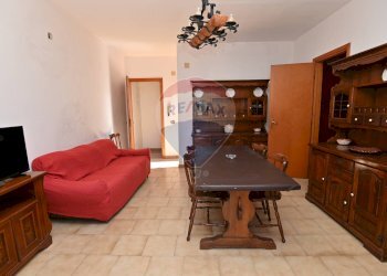 Sala da pranzo - Casa indipendente Via Varsallona
 
21, Caltagirone - foto 32