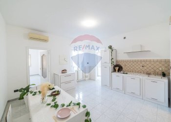 Sala da pranzo - Quadrilocale Via Pietro Novelli
 
51, Catania - foto 6