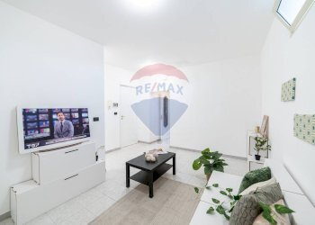 Soggiorno - Quadrilocale Via Pietro Novelli
 
51, Catania - foto 5