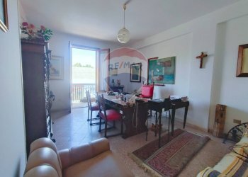 Sala da pranzo - Appartamento VIA CHIANCHITTA
 
118, Giardini-Naxos - foto 5