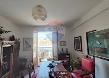 Sala da pranzo - Appartamento VIA CHIANCHITTA
 
118, Giardini-Naxos - foto 6
