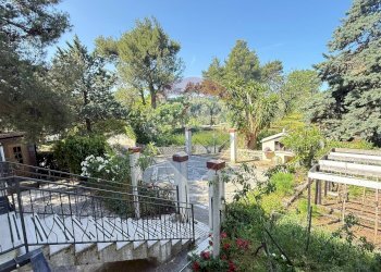 giardino - Casa semi indipendente Via Bucci
 
SNC, Vico del Gargano - foto 4