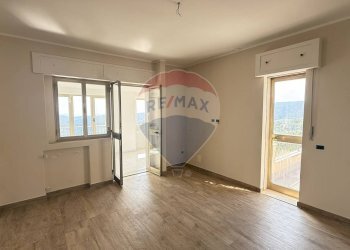 secondo appartamento - Casa semi indipendente Via Bucci
 
SNC, Vico del Gargano - foto 23