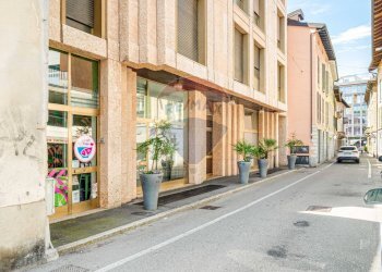 Edificio all\'aperto - Attività Commerciale Trombini
 
8, Gallarate - foto 20