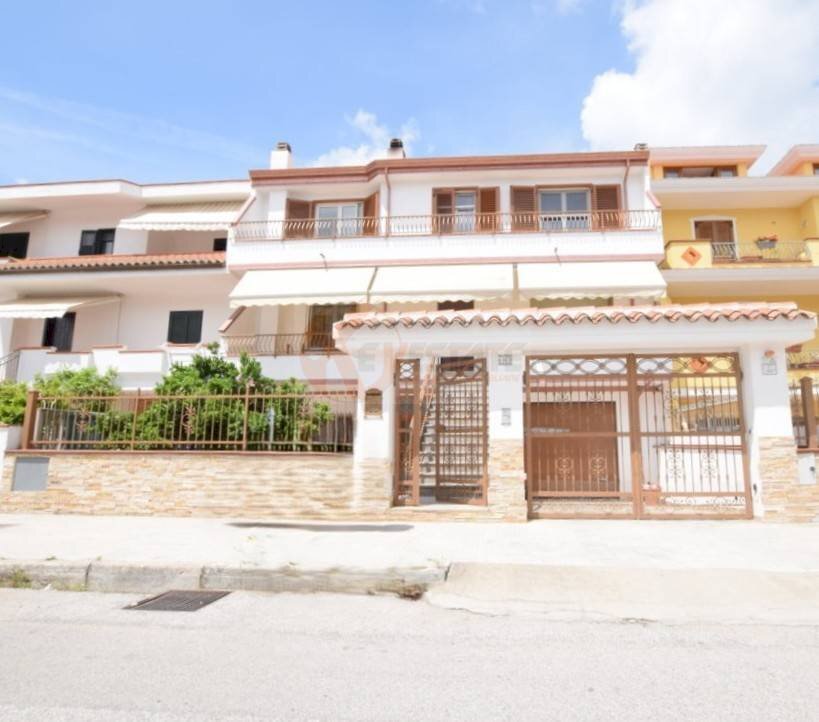 Foto 2 - Villa a Schiera VIA CUCCA
 
46, Nuoro - foto 2