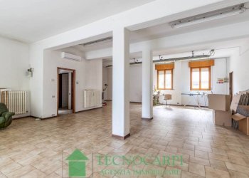 Salone - Negozio via Genova, Carpi - foto 2