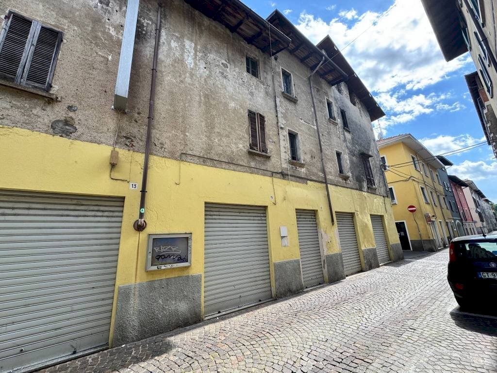 Facciata - Stabile - Palazzo via dei Mille, Borgomanero - foto 1