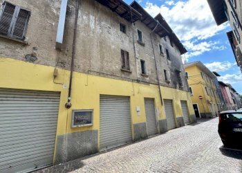 Facciata - Stabile - Palazzo via dei Mille, Borgomanero - foto 1