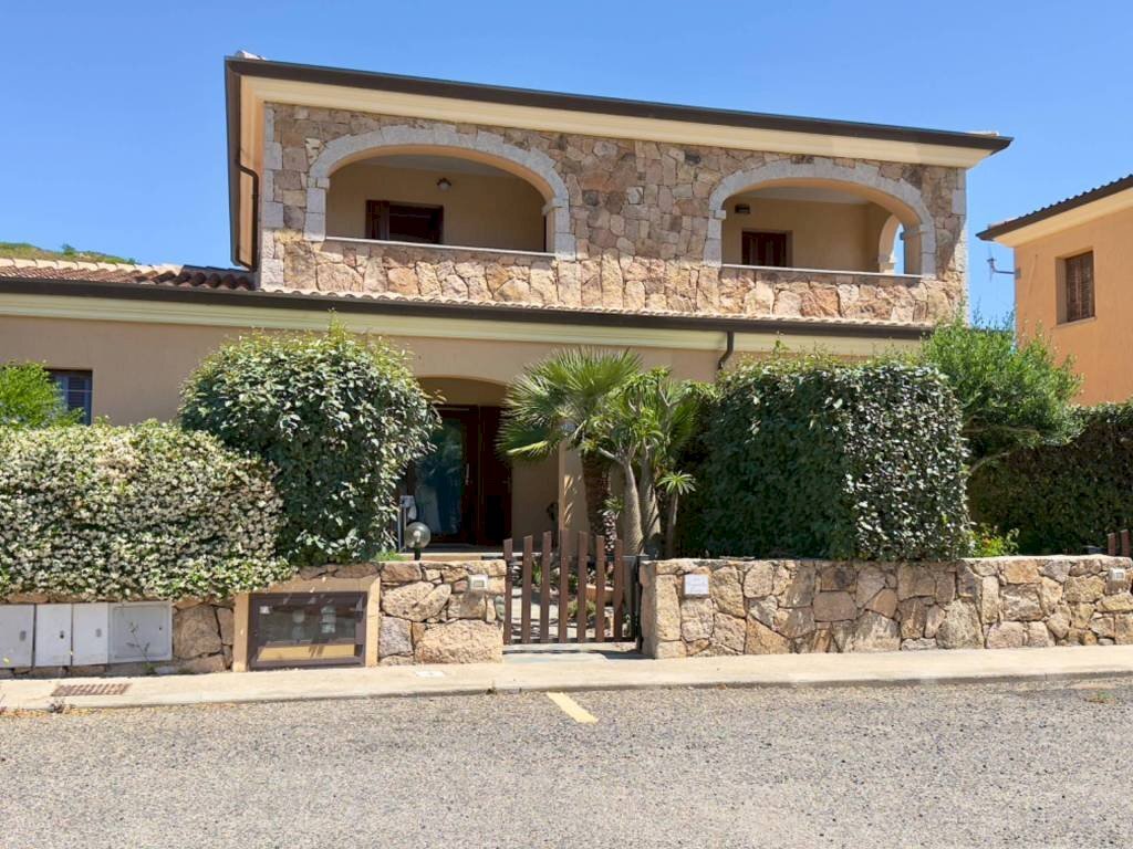 Facciata - Villa a Schiera via Cala Girgolu, San Teodoro - foto 3