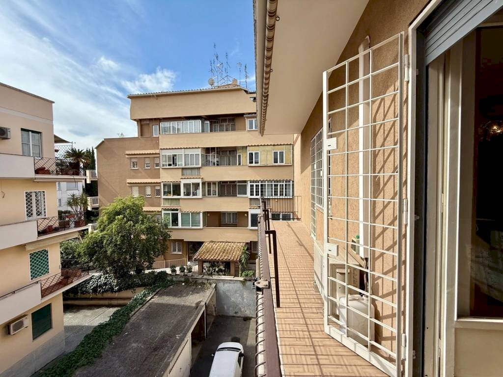 Balcone - Appartamento via Sallustio Bandini, 9, Roma - foto 2