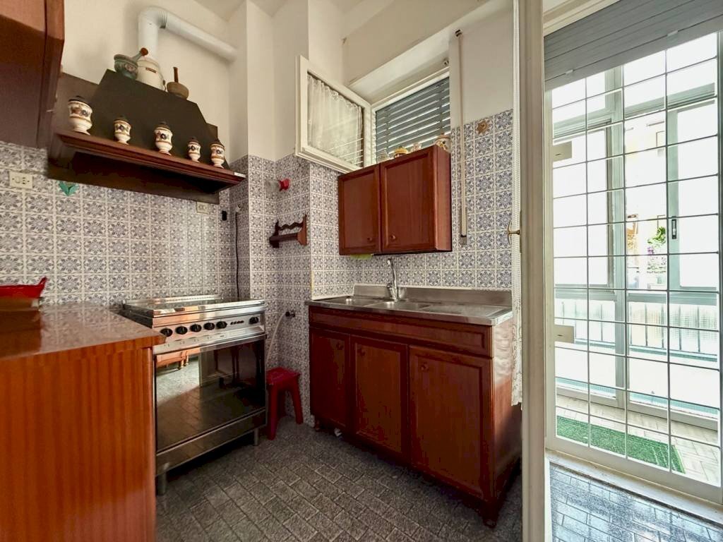 Cucina - Appartamento via Sallustio Bandini, 9, Roma - foto 1