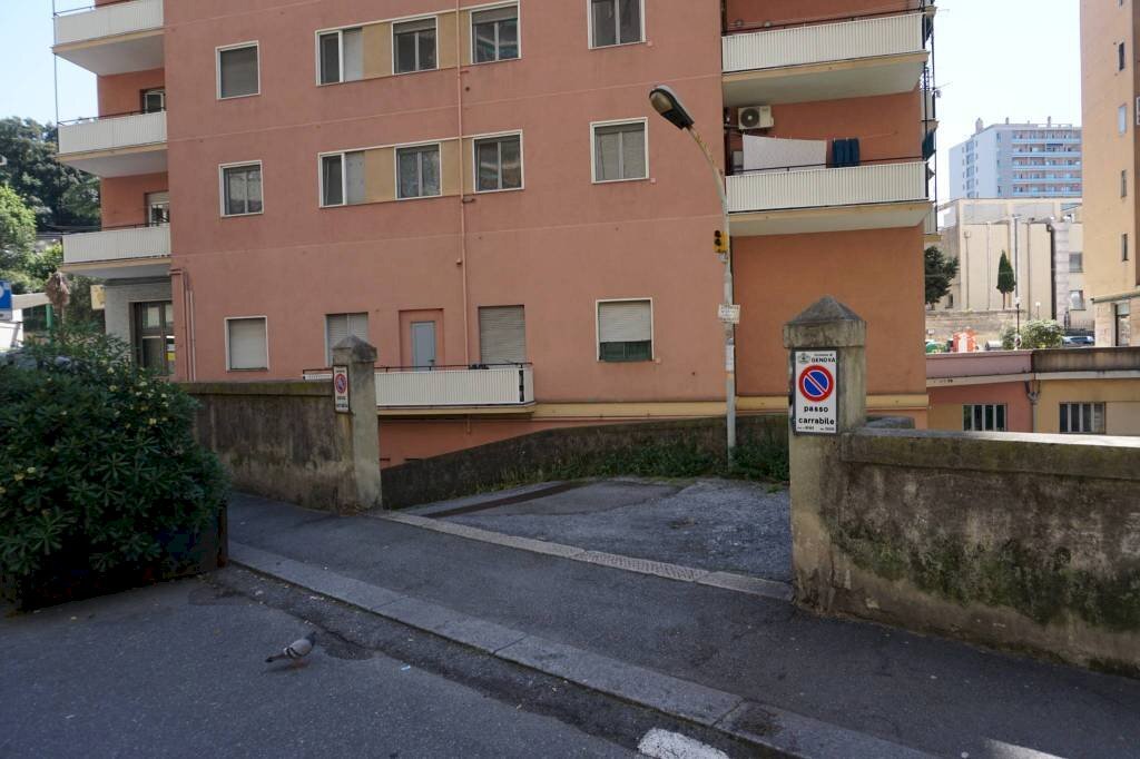 Zona - Box corso Ferdinando Magellano, 90r, Genova (zona Sampierdarena) - foto 1