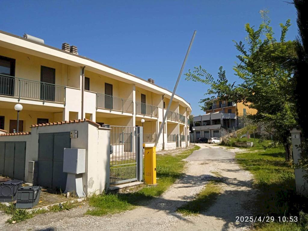 Facciata - Four-room apartment Montelibretti - photo 2