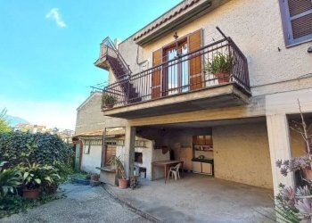 Facciata - Casa indipendente via Tinello, 15, Montelibretti - foto 2