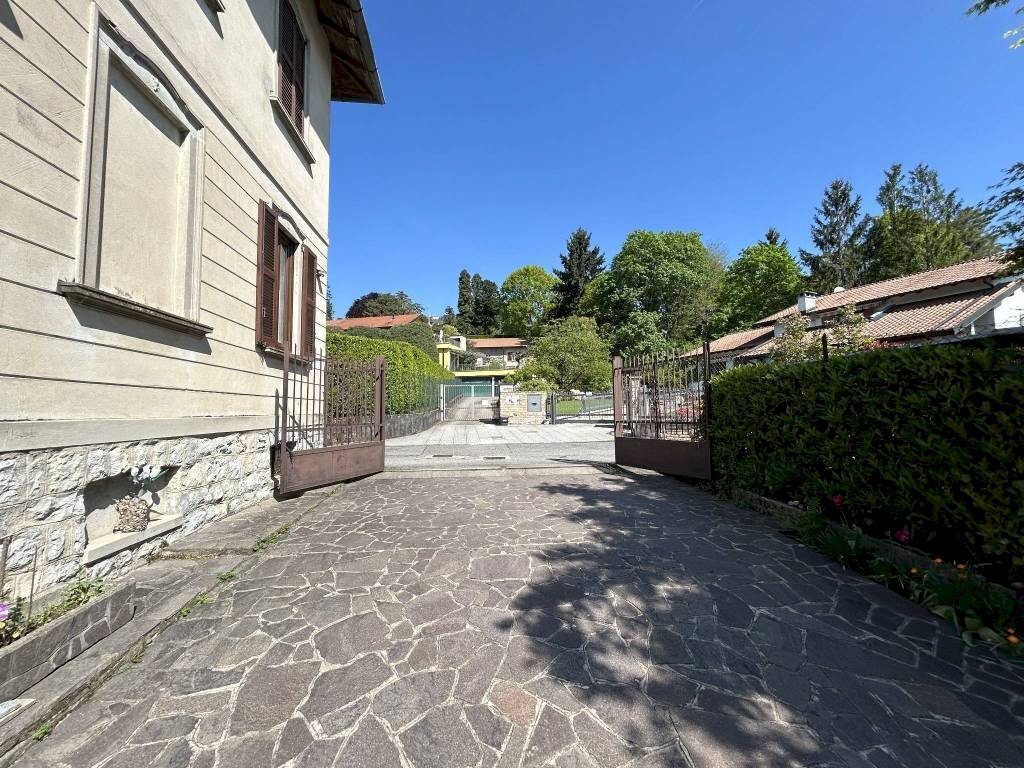 Facciata - Villa via Pontida, 11, Varese - foto 3