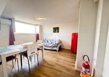 Two-room apartment Via Dei Conradi, Albisola Superiore - photo 1