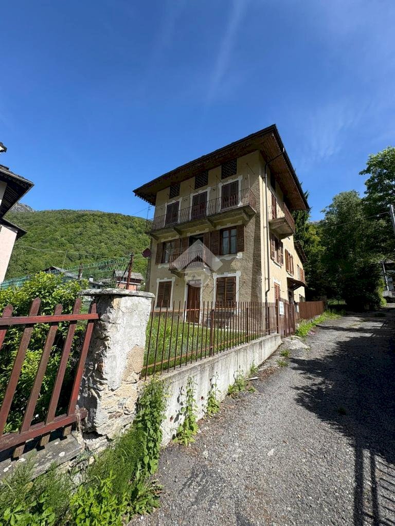 Four-room apartment Via S. Antonio, Groscavallo - photo 1