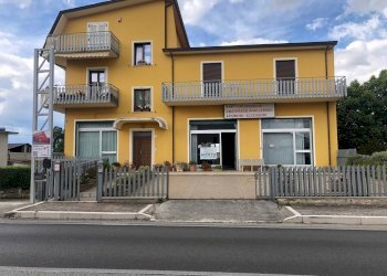 Foto 1 - Locale Commerciale pianopantano, Mirabella Eclano - foto 1