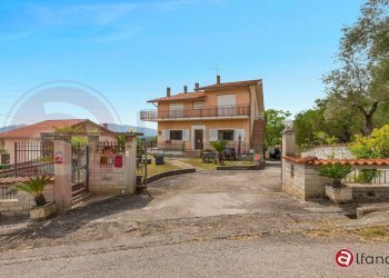 Foto 1 - Casa indipendente Via Zingarelli
 
11, Colfelice - foto 1