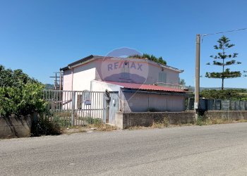 Casa all\'aperto - Villa contrada petraro
 
16, Scordia - foto 1