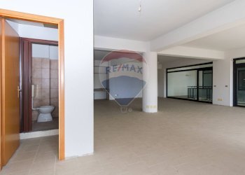 Stanza vuota - Ufficio VIA GIUSEPPE GARIBALDI
 
97, Lentini - foto 4